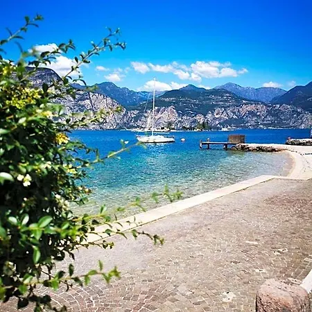 Al Pescatore Hotel *